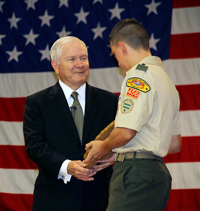 Secretary Gates issues award